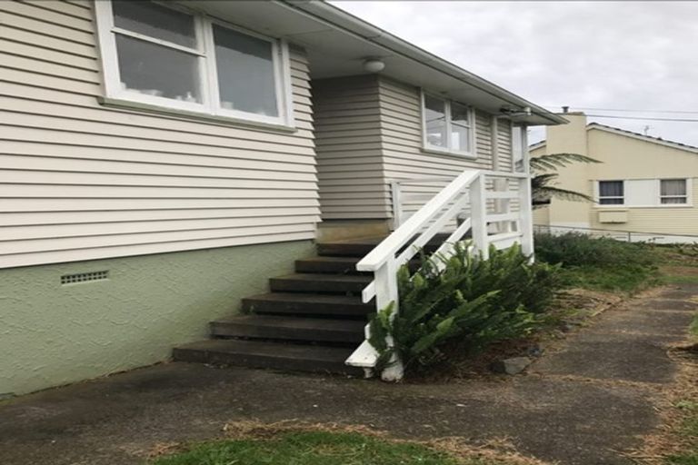 Photo of property in 105 Cook Street, Marfell, New Plymouth, 4310