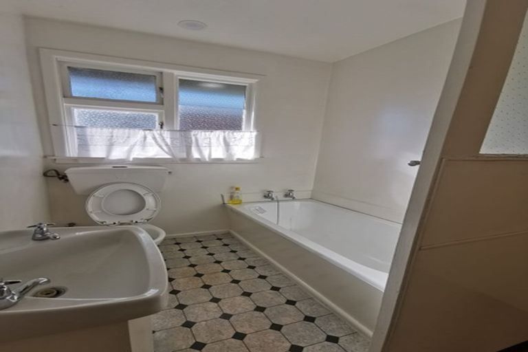 Photo of property in 1/165 Riccarton Road, Riccarton, Christchurch, 8041