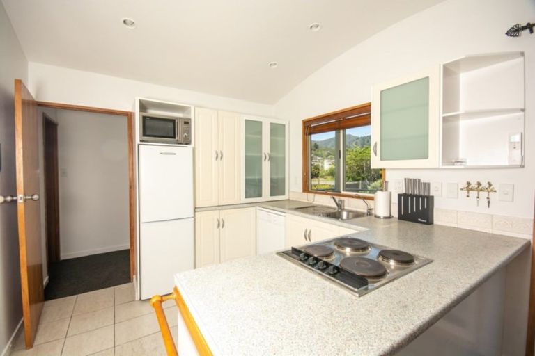 Photo of property in 29b Beach Road, Waikawa, Picton, 7220