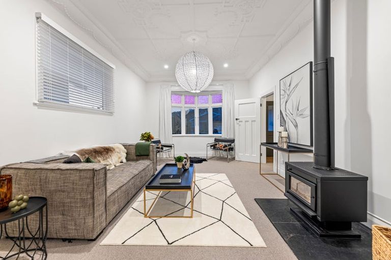 Photo of property in 19 West Avenue, Saint Clair, Dunedin, 9012