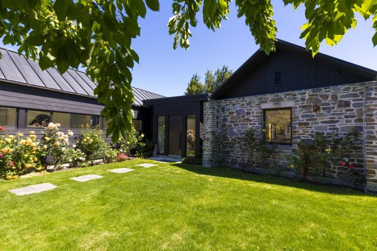 Photo of property in 8 Bretby Court, Jacks Point, Queenstown, 9371