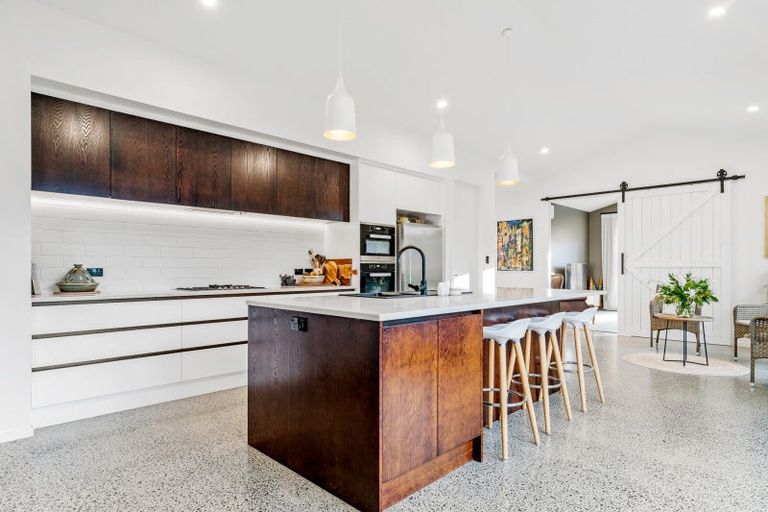 Photo of property in 6 Sandpiper Avenue, Point Wells, 0986