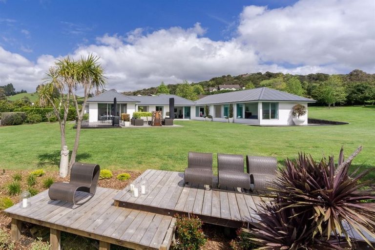 Photo of property in 40 Rautahi Terrace, Redvale, Albany, 0792