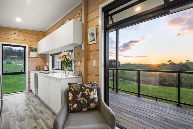 Photo of property in 86 Valley Road, Waitoki, 0871