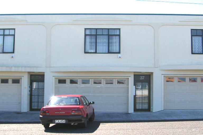 Photo of property in 37 Brains Road, Kelston, Auckland, 0602