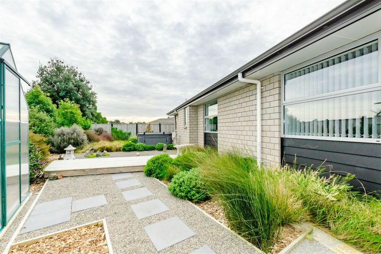 Photo of property in 14 Pearson Place, Paraparaumu, 5032