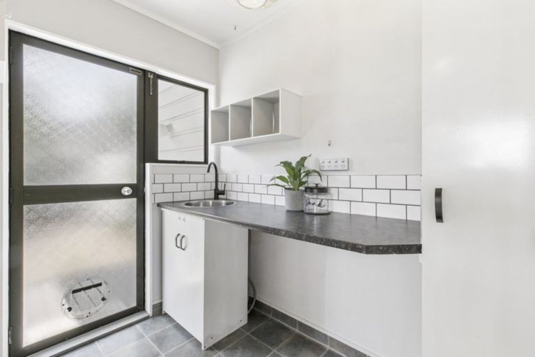 Photo of property in 25 Endeavour Avenue, Welcome Bay, Tauranga, 3112