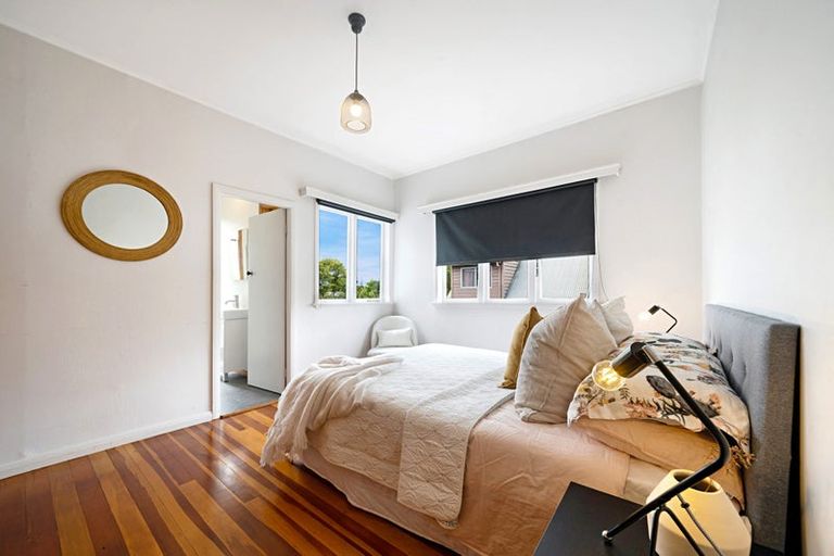 Photo of property in 4149 Great North Road, Glen Eden, Auckland, 0602