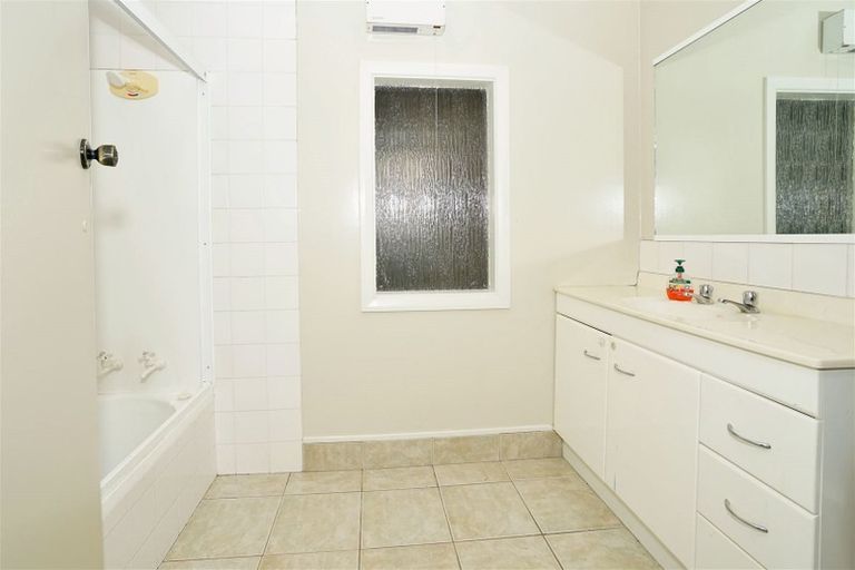 Photo of property in 72 Enderley Avenue, Enderley, Hamilton, 3214