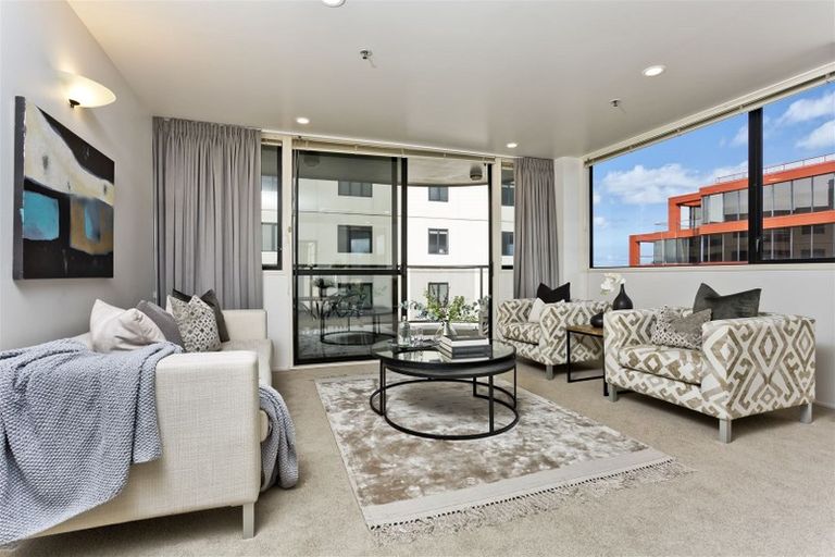 Photo of property in 4d/171 Hurstmere Road, Takapuna, Auckland, 0622