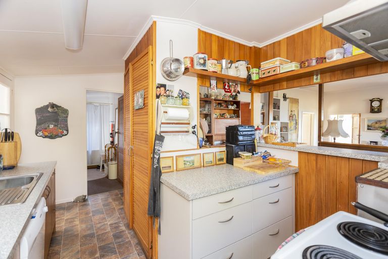 Photo of property in 6 Tamar Street, South Hill, Oamaru, 9400