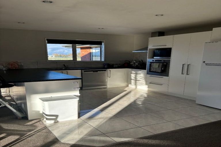 Photo of property in 146b High Street, Oxford, 7430