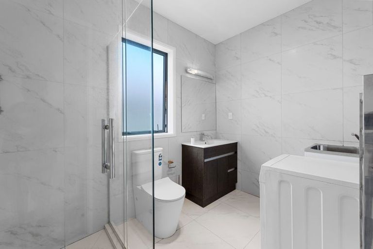 Photo of property in 587 Great South Road, Rosehill, Papakura, 2113