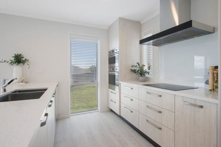 Photo of property in 17 Te Kaka Place, Omokoroa, 3114