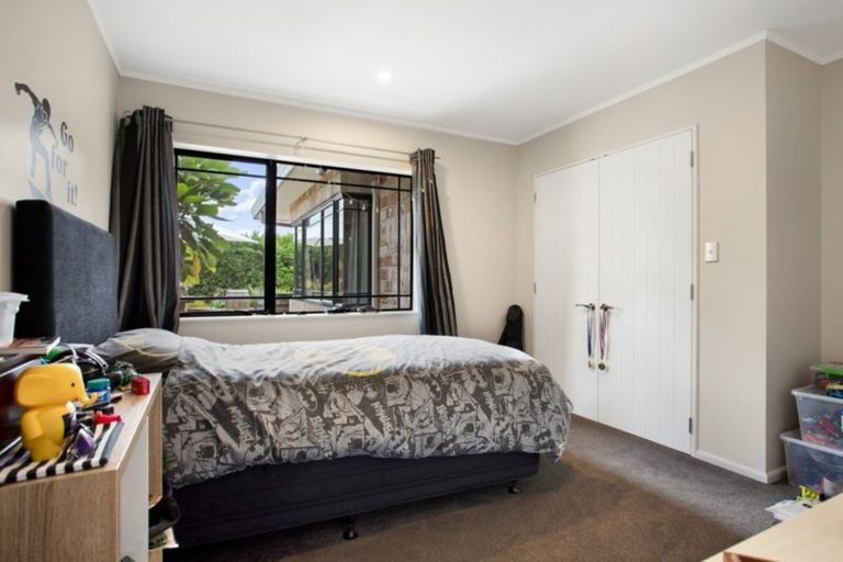 Photo of property in 65 Sunny Crescent, Huapai, Kumeu, 0810