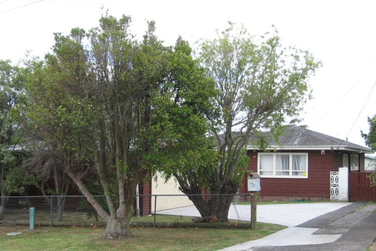 Photo of property in 2/37 Tramway Road, Beach Haven, Auckland, 0626