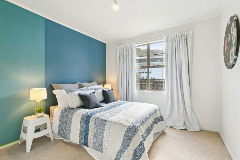 Photo of property in 65 Percy Dyett Drive, Karori, Wellington, 6012