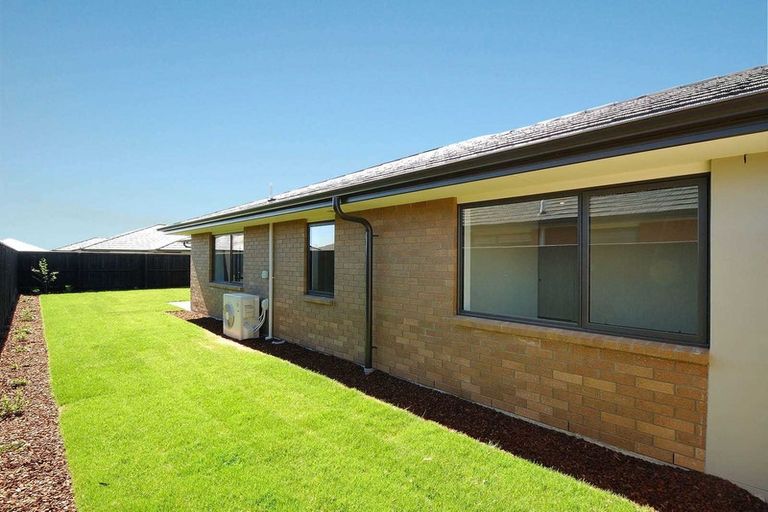 Photo of property in 33 Ragley Way, Rolleston, 7615