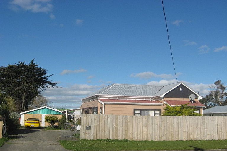 Photo of property in 13 Alexandra Street, Marton, 4710