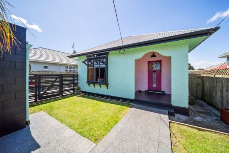 Photo of property in 51 Fitzroy Road, Fitzroy, New Plymouth, 4312