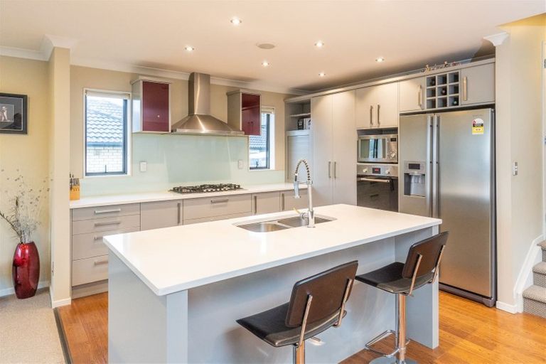 Photo of property in 5 Bangla Place, Massey, Auckland, 0614