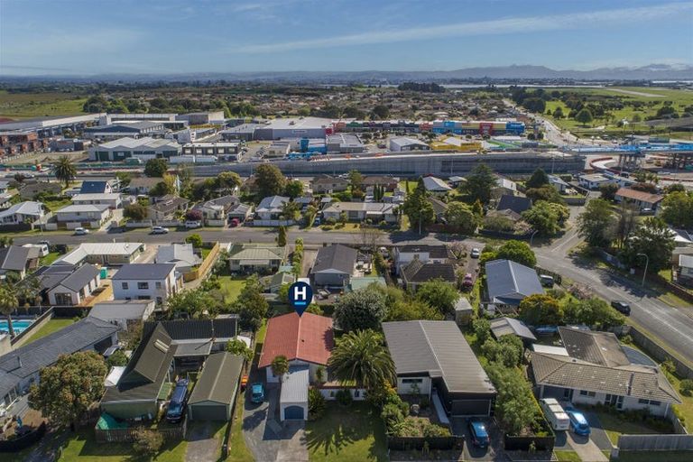 Photo of property in 6 Tudor Place, Mount Maunganui, 3116