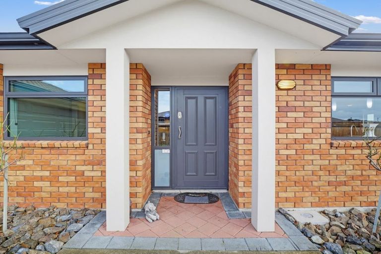 Photo of property in 5 Gilligan Close, College Estate, Whanganui, 4500