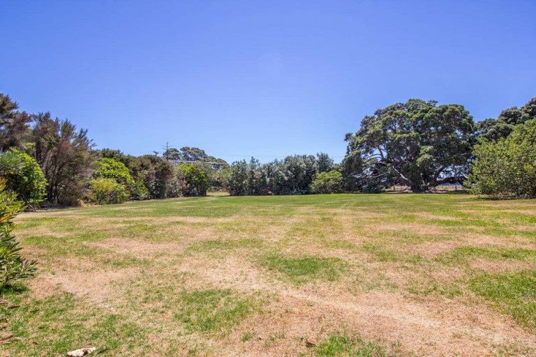 Photo of property in 812 Whangaruru North Road, Whangaruru, Russell, 0184