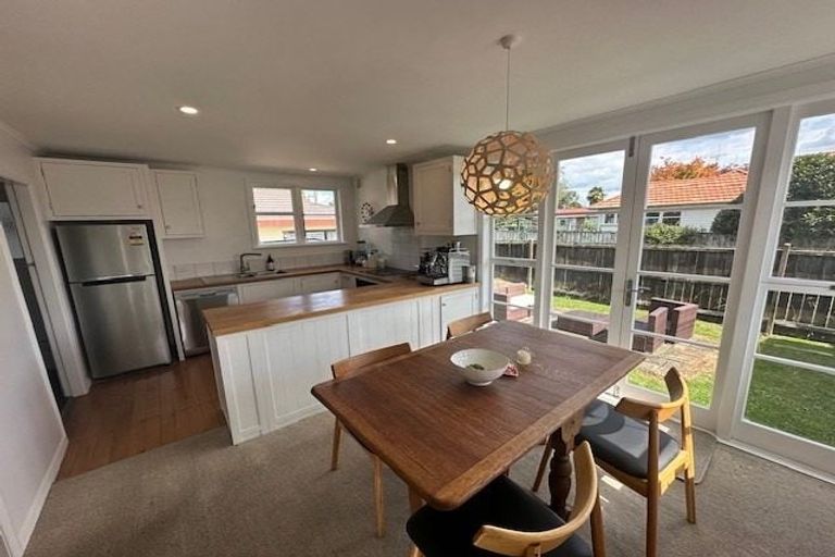 Photo of property in 153 Williams Street, Cambridge, 3434