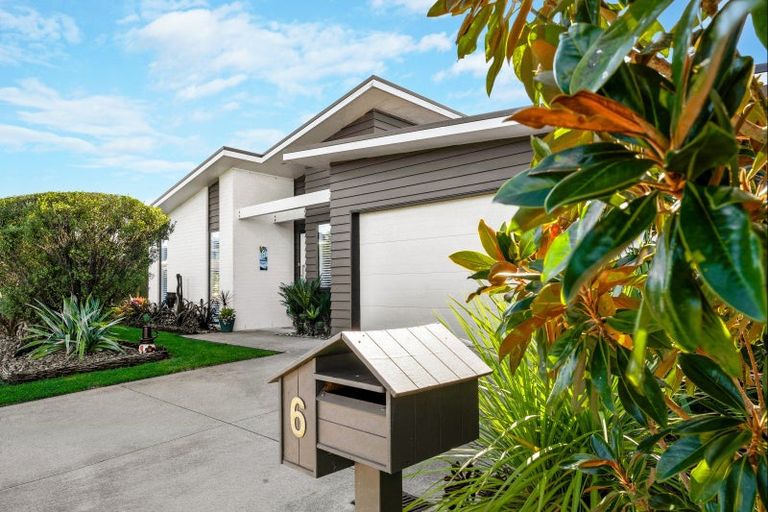 Photo of property in 6 Trevally Place, Snells Beach, 0920