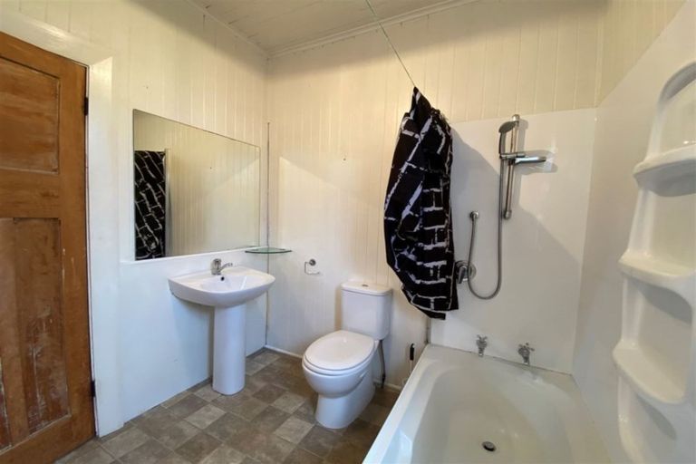 Photo of property in 1 Kelvin Street, South Hill, Oamaru, 9400