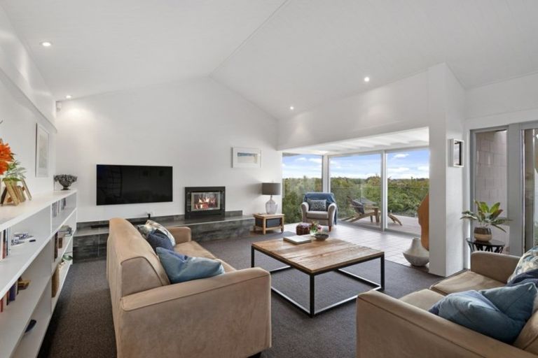 Photo of property in 7 Chaston Close, Westmorland, Christchurch, 8025