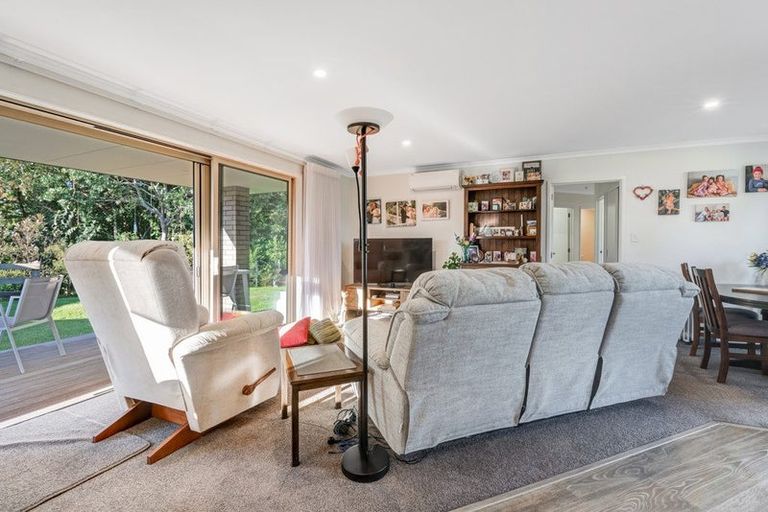 Photo of property in 30 Kawariki Road, Helensville, 0800