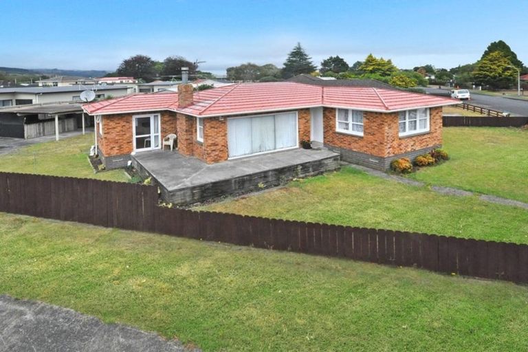 Photo of property in 14 Harper Street, Papakura, 2110