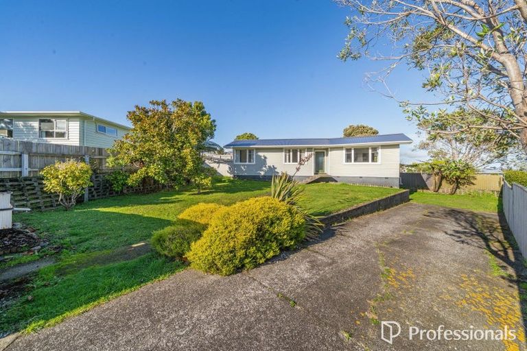 Photo of property in 5 Holly Grove, Maungaraki, Lower Hutt, 5010