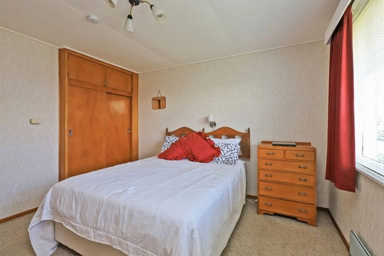 Photo of property in 2/1007 Duke Street, Mahora, Hastings, 4120