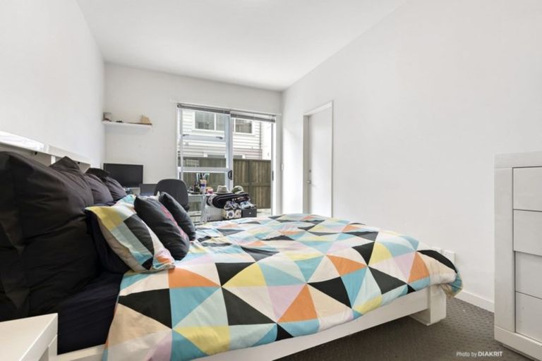 Photo of property in Budget Car Rental, 4/81 Ghuznee Street, Te Aro, Wellington, 6011