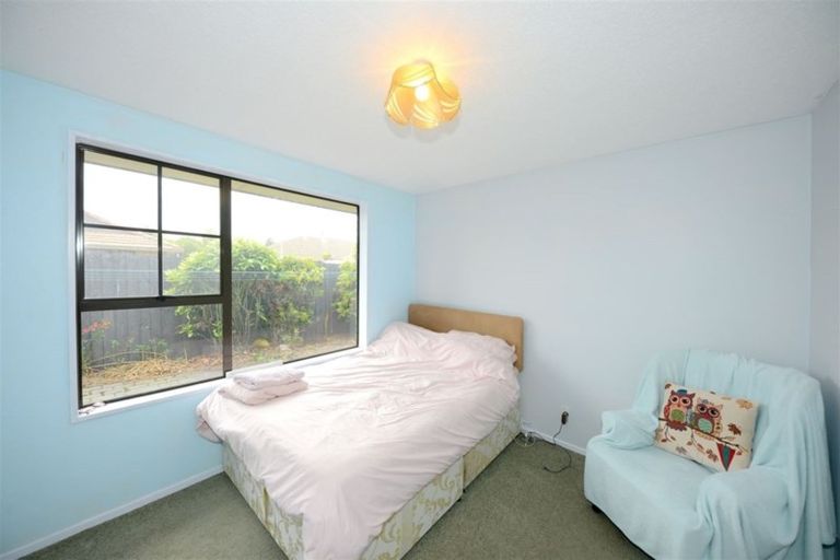 Photo of property in 2/5 Peebles Drive, Hei Hei, Christchurch, 8042