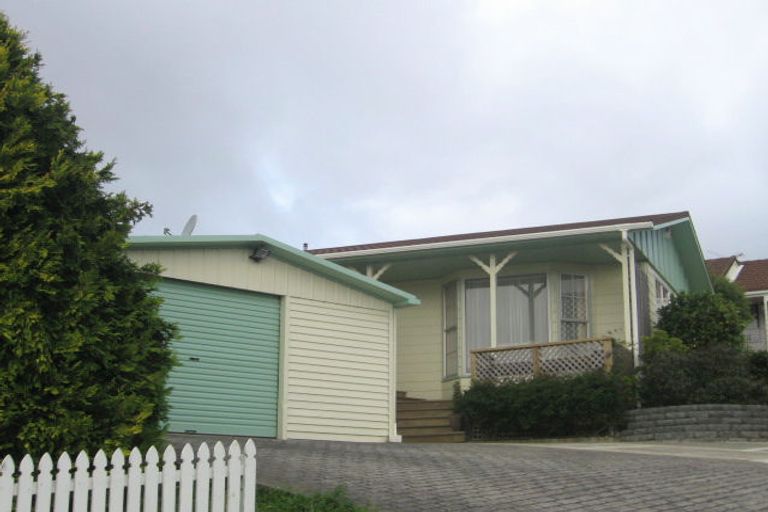 Photo of property in 15 Guadeloupe Crescent, Grenada Village, Wellington, 6037