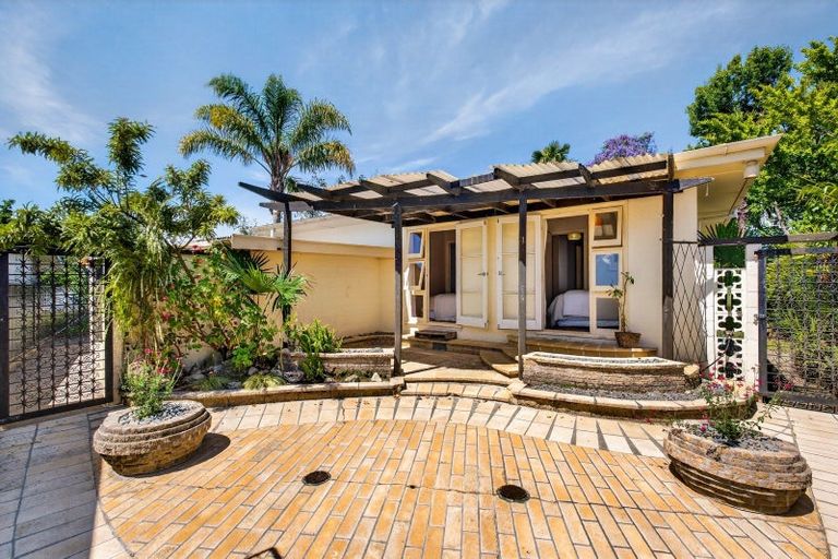 Photo of property in 68 Puketapu Road, Taradale, Napier, 4112