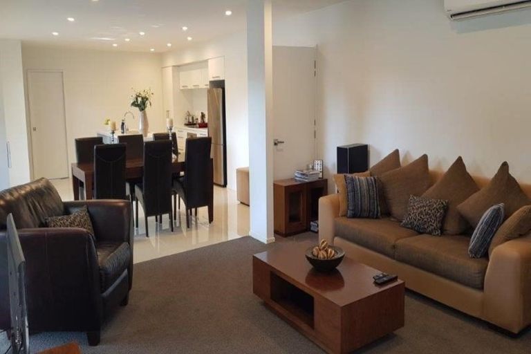 Photo of property in 8 Poulton Avenue, Richmond, Christchurch, 8013