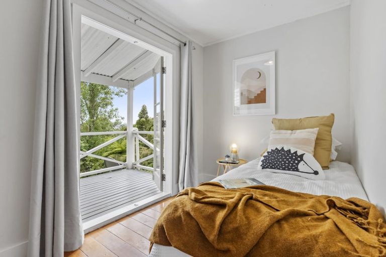 Photo of property in 70 Pleasant Road, Glen Eden, Auckland, 0602