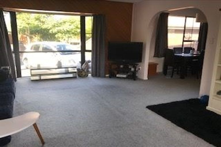 Photo of property in 93 Royal Park Drive, Parklands, Christchurch, 8083