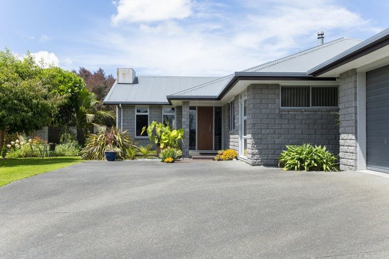 Photo of property in 13 Parkview Place, Riverdale, Gisborne, 4010