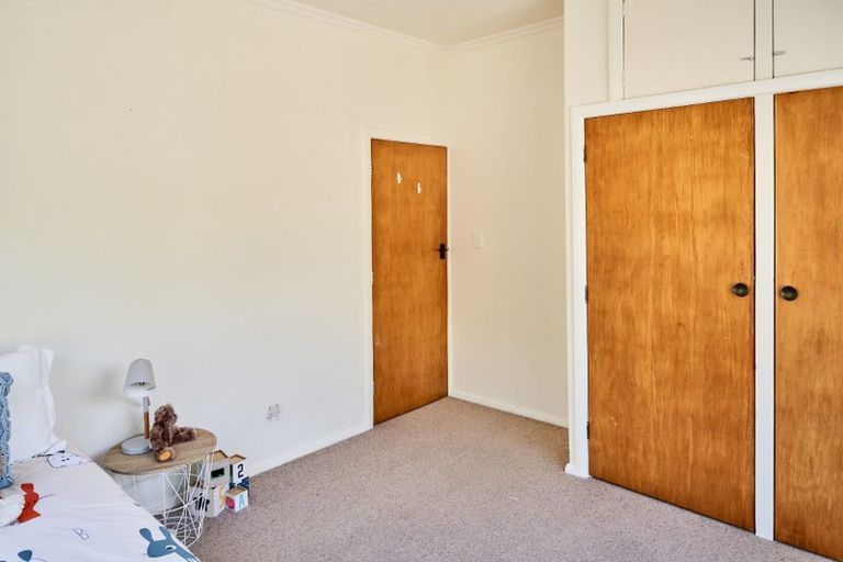 Photo of property in 44 Raroa Terrace, Tawa, Wellington, 5028