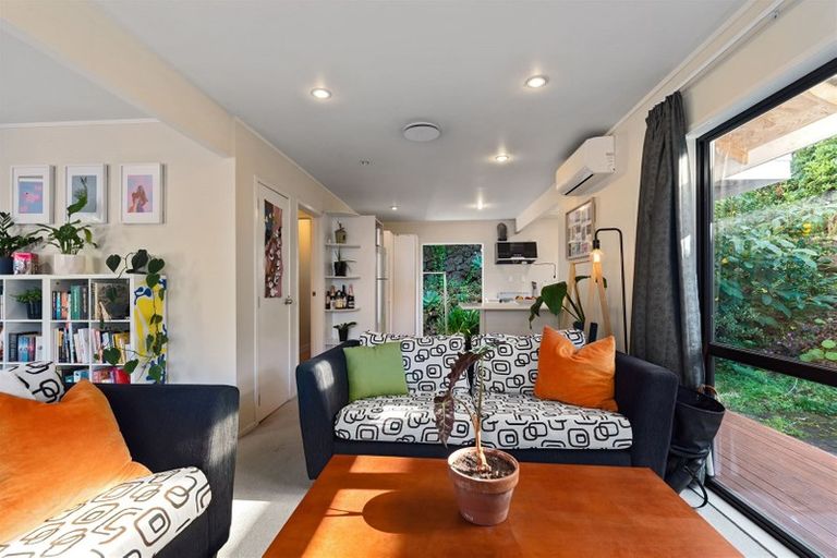 Photo of property in 52b Aroha Avenue, Sandringham, Auckland, 1025