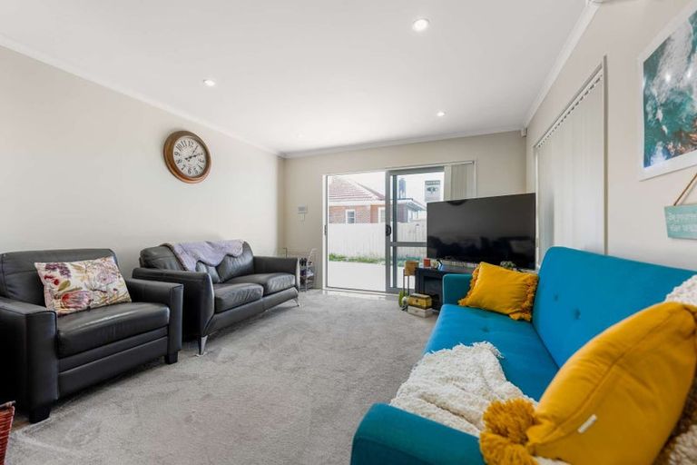 Photo of property in 2/267c Shirley Road, Papatoetoe, Auckland, 2025