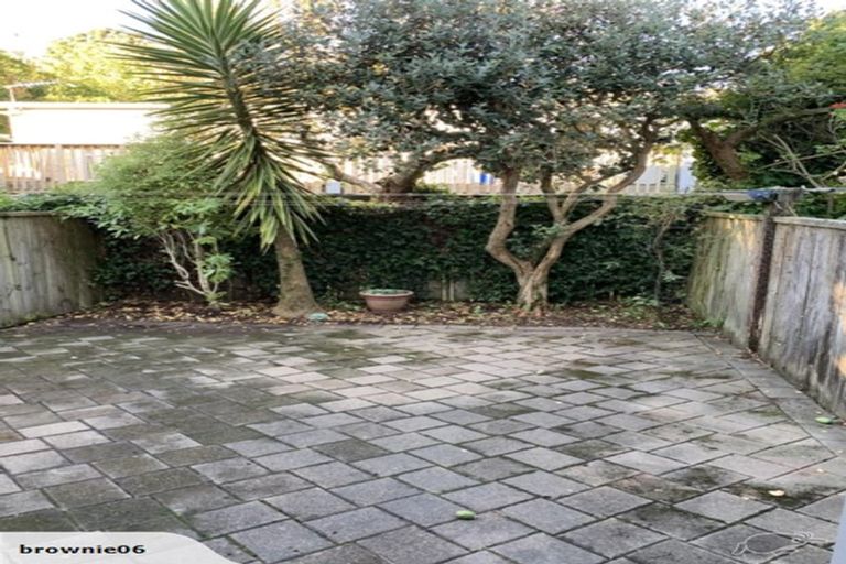 Photo of property in 7/21 Collins Avenue, Tawa, Wellington, 5028