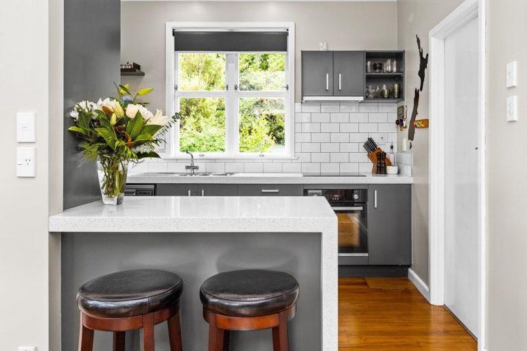 Photo of property in 9 Neeve Place, Taradale, Napier, 4112