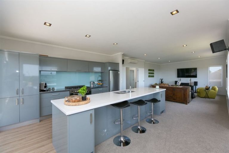 Photo of property in 18 Parkvue Drive, Bell Block, New Plymouth, 4312